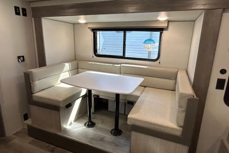 2026 Coachmen Summit Series 7 184BHSX Travel Trailer