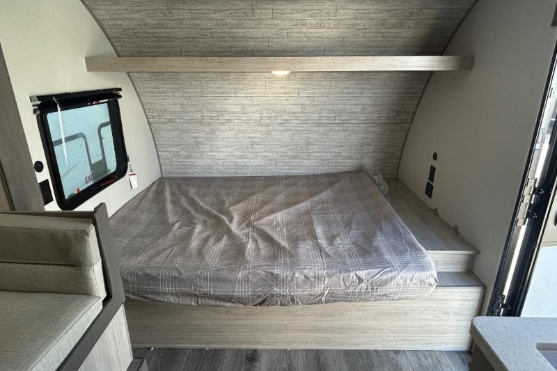 2026 Coachmen Summit Series 7 184BHSX Travel Trailer