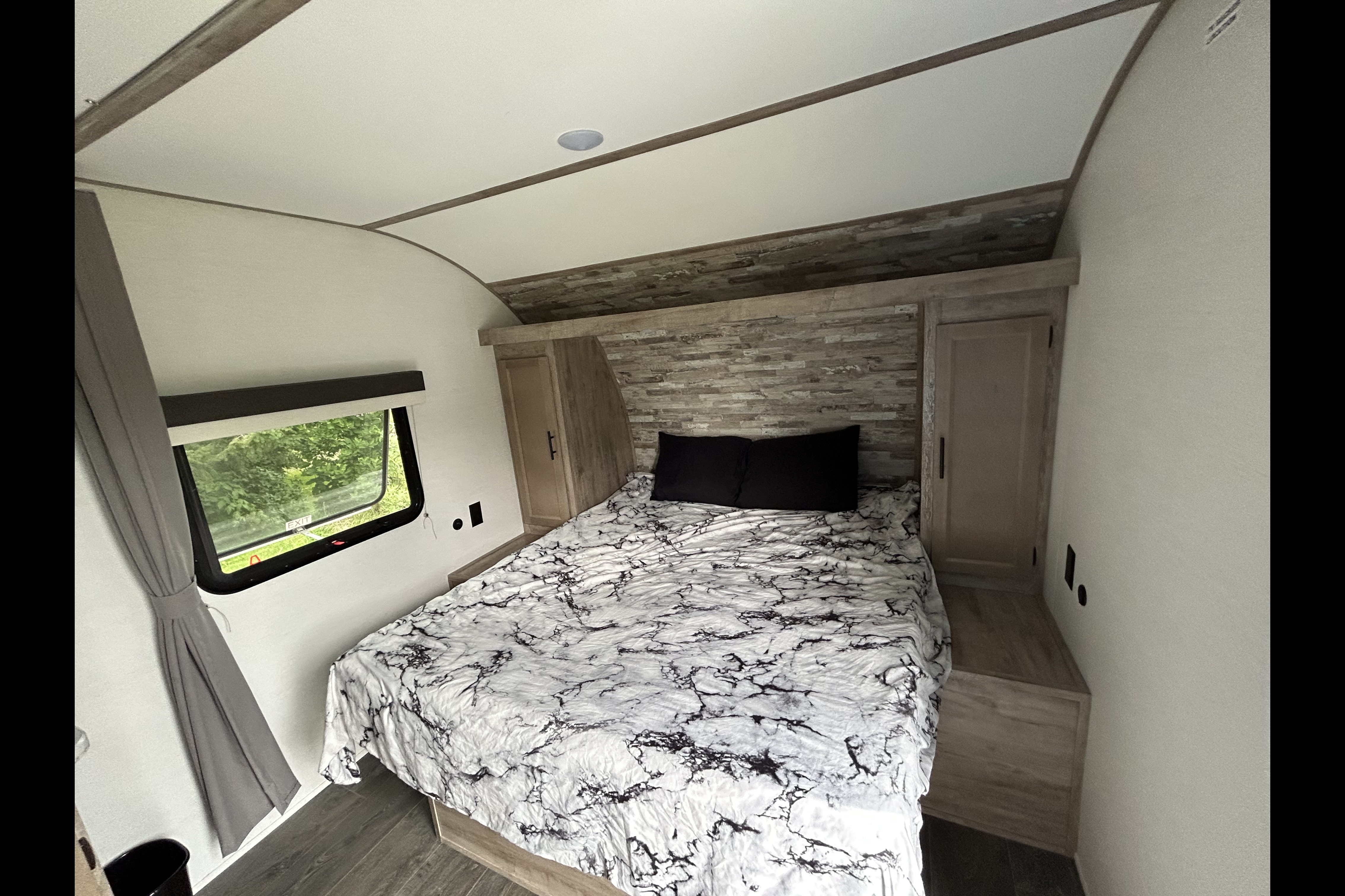 Mike’s Grand River Family bunk house 25ft