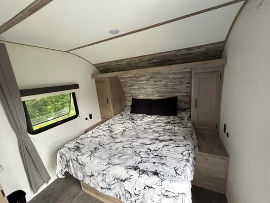 Mike’s Luxury Family bunk house 25ft