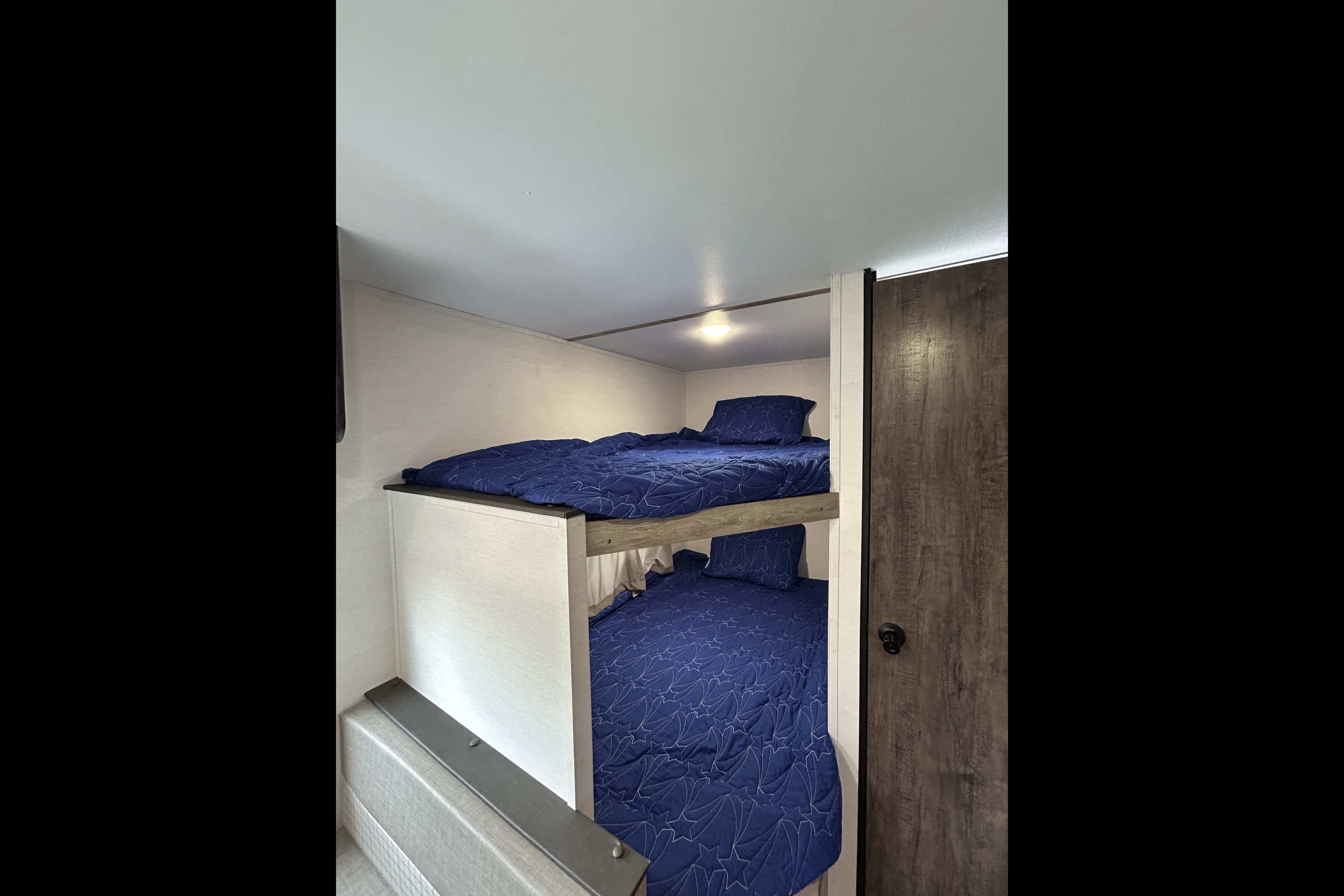 Mike’s Grand River Family bunk house 25ft