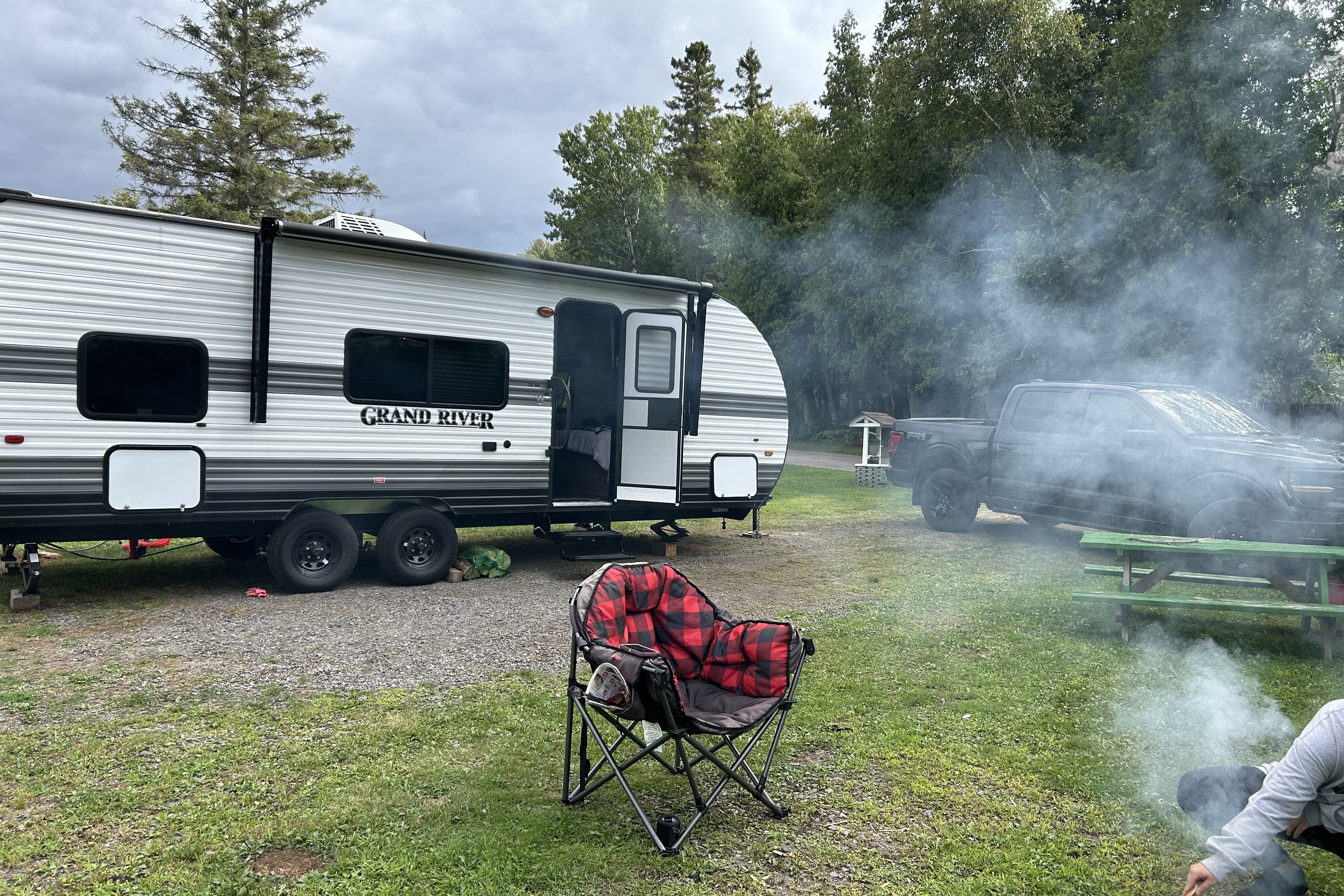 Mike’s Grand River Family bunk house 25ft