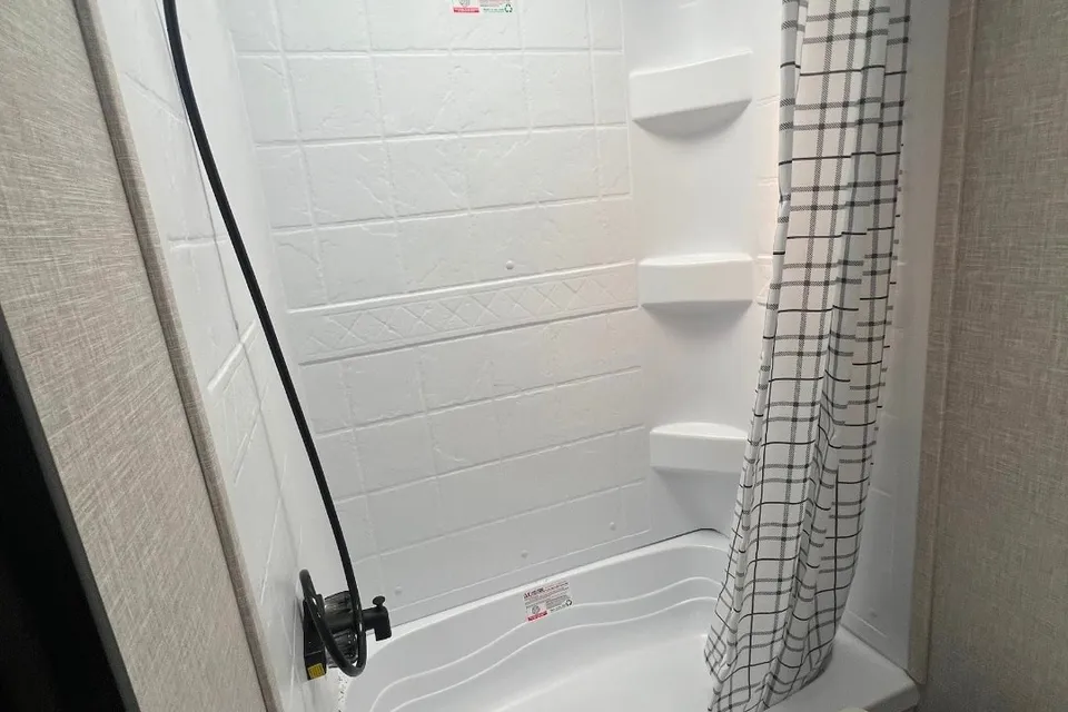 Samantha's Jayco Jayfeather 175bh Travel Trailer