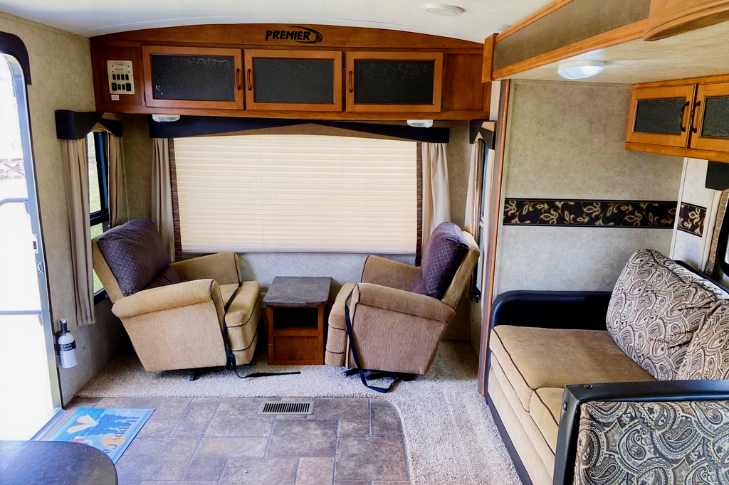 Shauna's Couples Keystone Bullet 30RLPR Travel Trailer