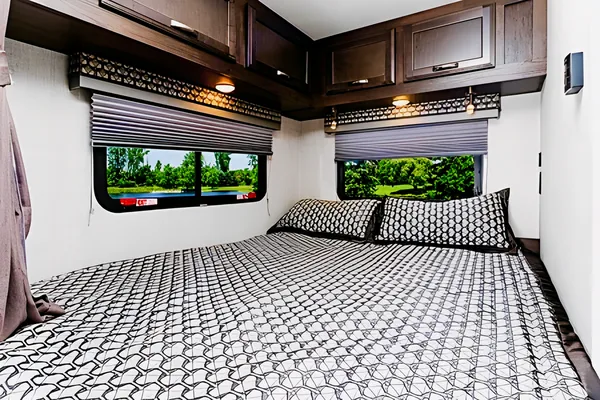 2022 Gulf Stream Conquest Class C 24ft. - FREE PRIVATE SHUTTLE - Manfred -