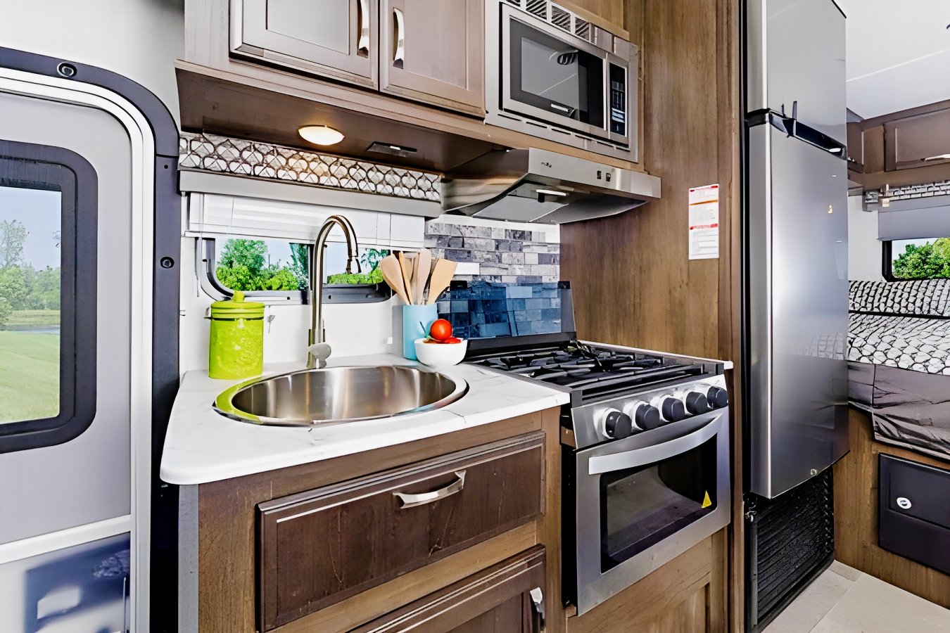 2022 Gulf Stream Conquest Class C 24ft. - FREE PRIVATE SHUTTLE - Manfred -