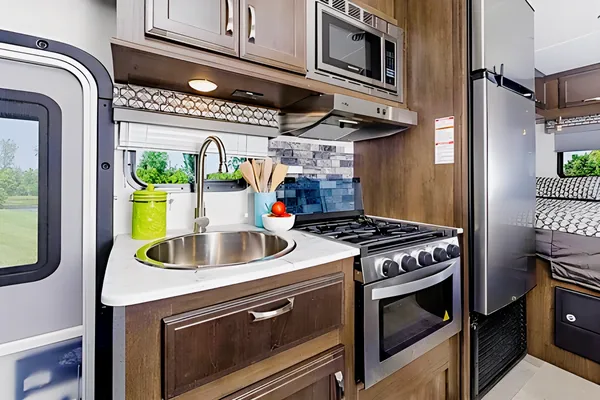 2022 Gulf Stream Conquest Class C 24ft. - FREE PRIVATE SHUTTLE - Manfred -