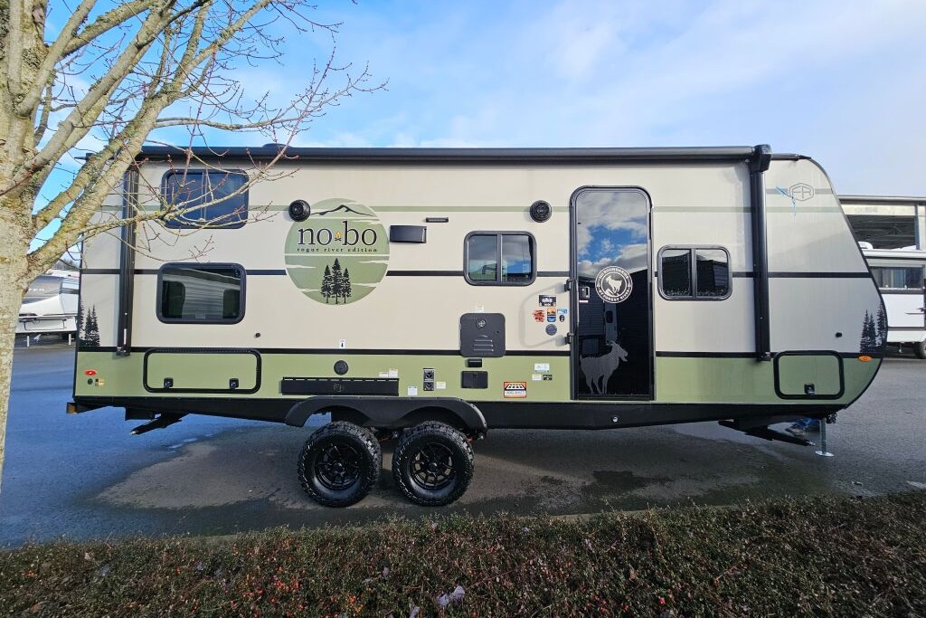 Family Friendly Glamping RV, Sleeps 8, Bunks, Easy tow
