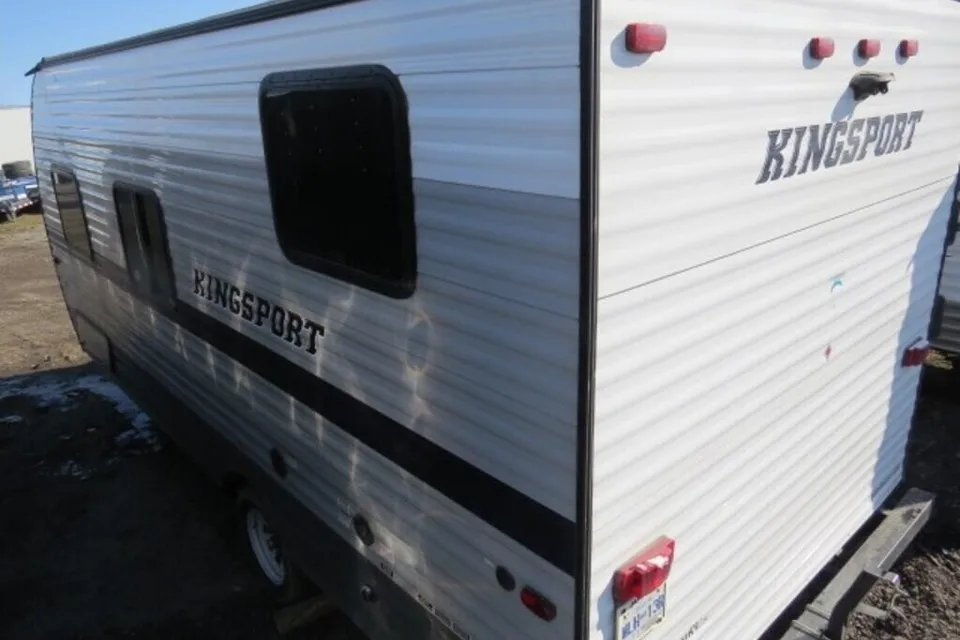 Gulf Stream Kingsport Travel Trailer 19ft
