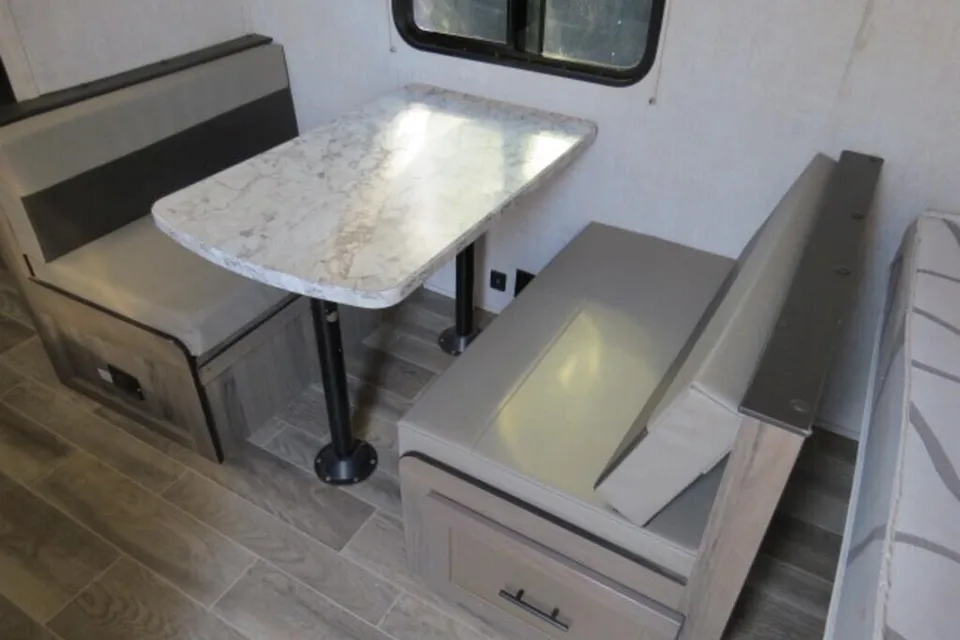 Gulf Stream Kingsport Travel Trailer 19ft