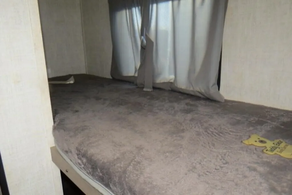 Gulf Stream Kingsport Travel Trailer 19ft
