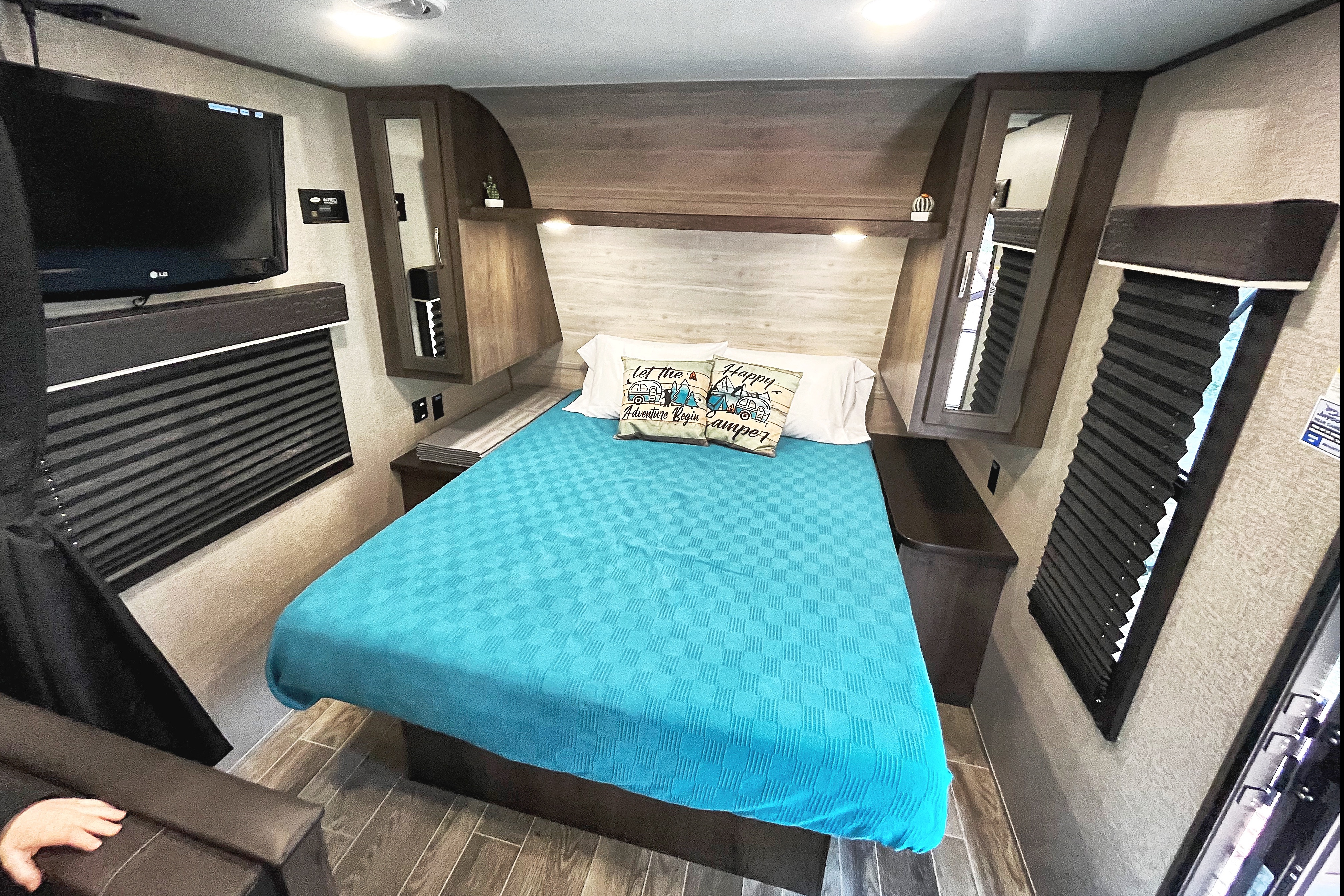 Cactus Flower Jayco Jayfeather 224BH Travel Trailer