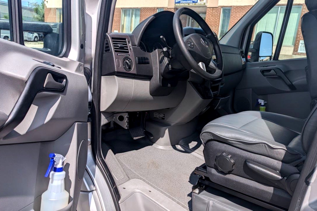 RARE Luxury Pleasure-Way Plateau XLTS Class B+