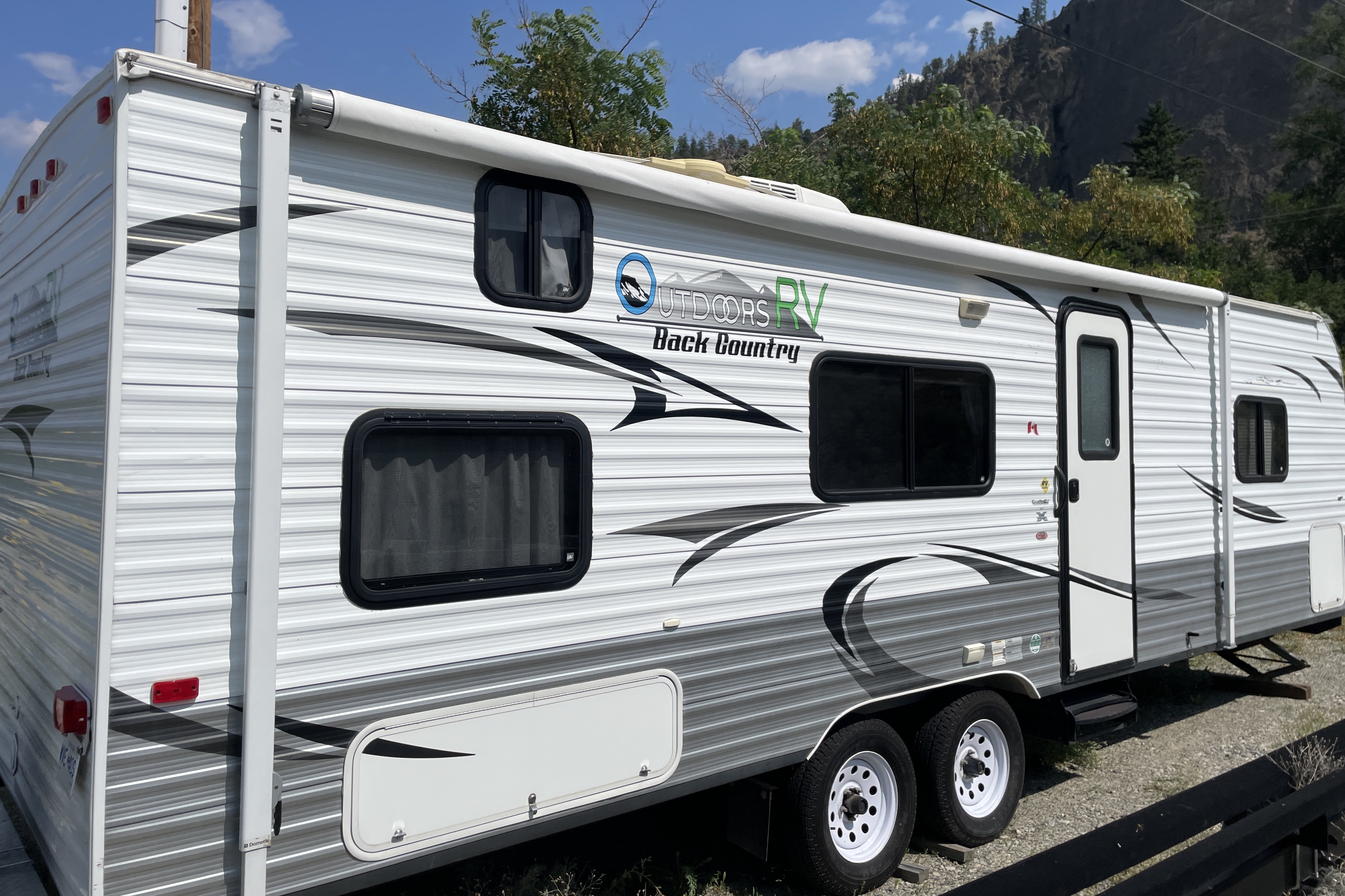 Randall's Outdoors RV 26F Back Country Travel Trailer