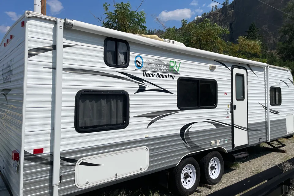 Randall's Outdoors RV 26F Back Country Travel Trailer