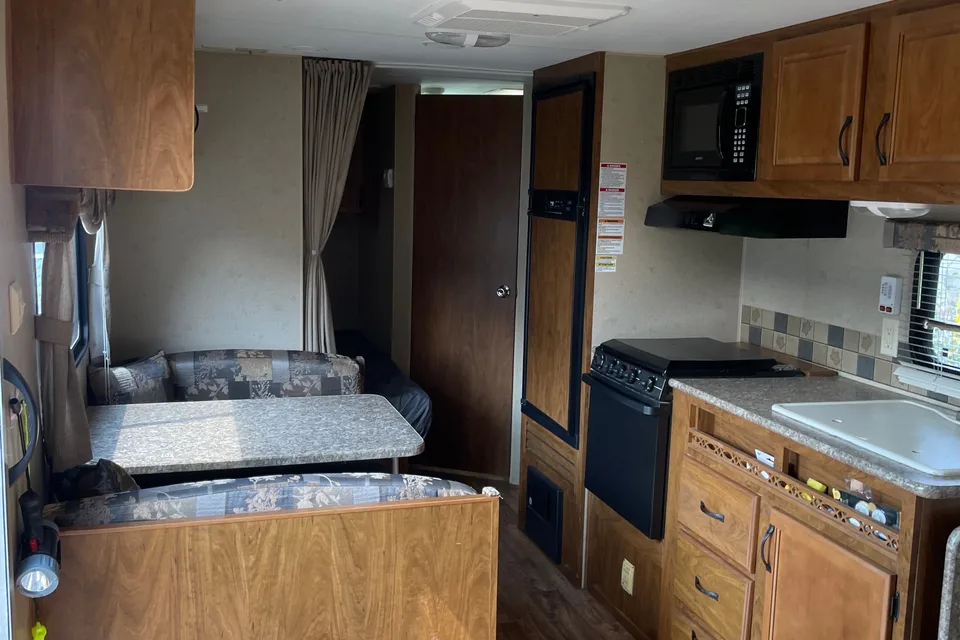 Randall's Outdoors RV 26F Back Country Travel Trailer
