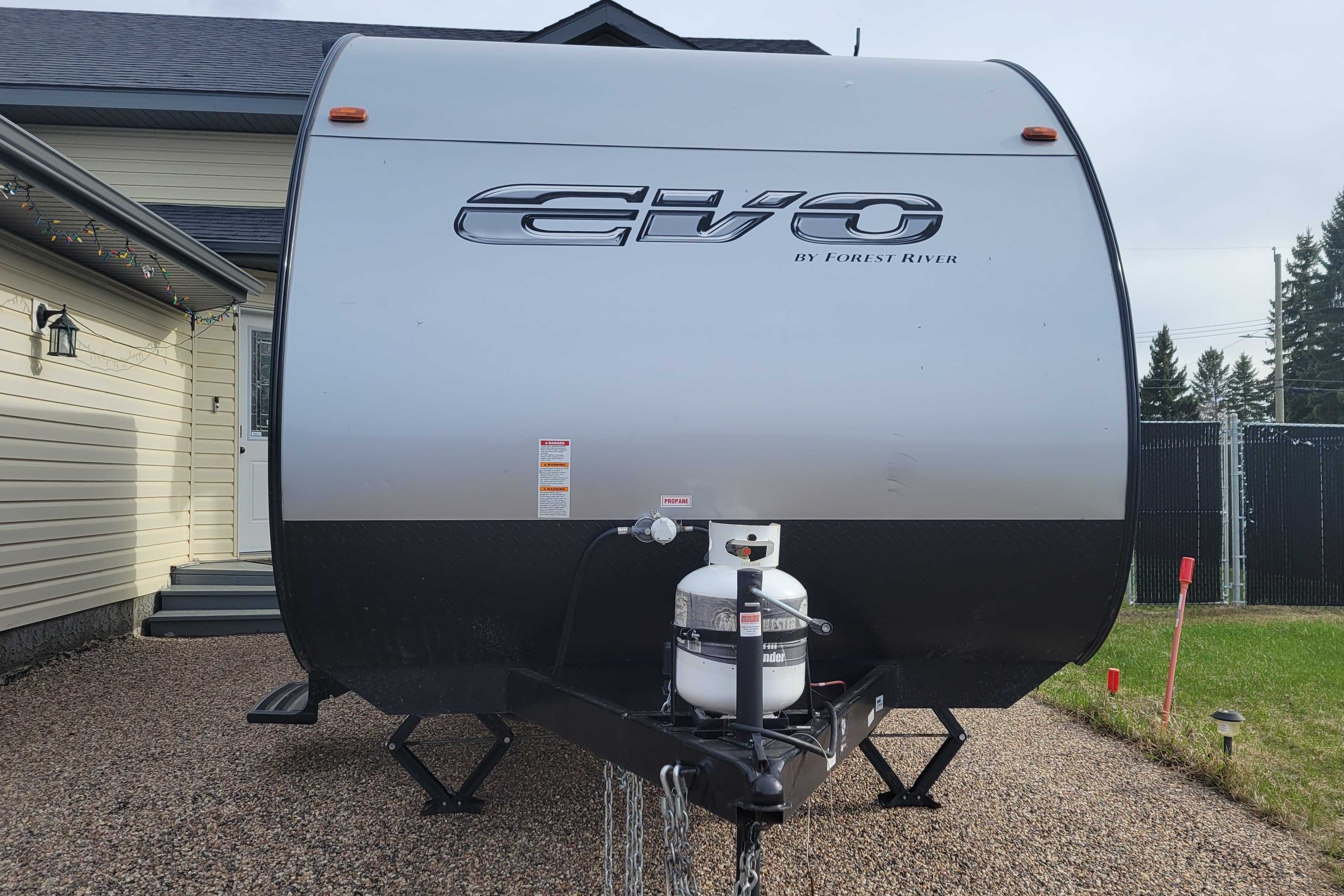 Jobit 's Forest River  EVO Travel Trailer