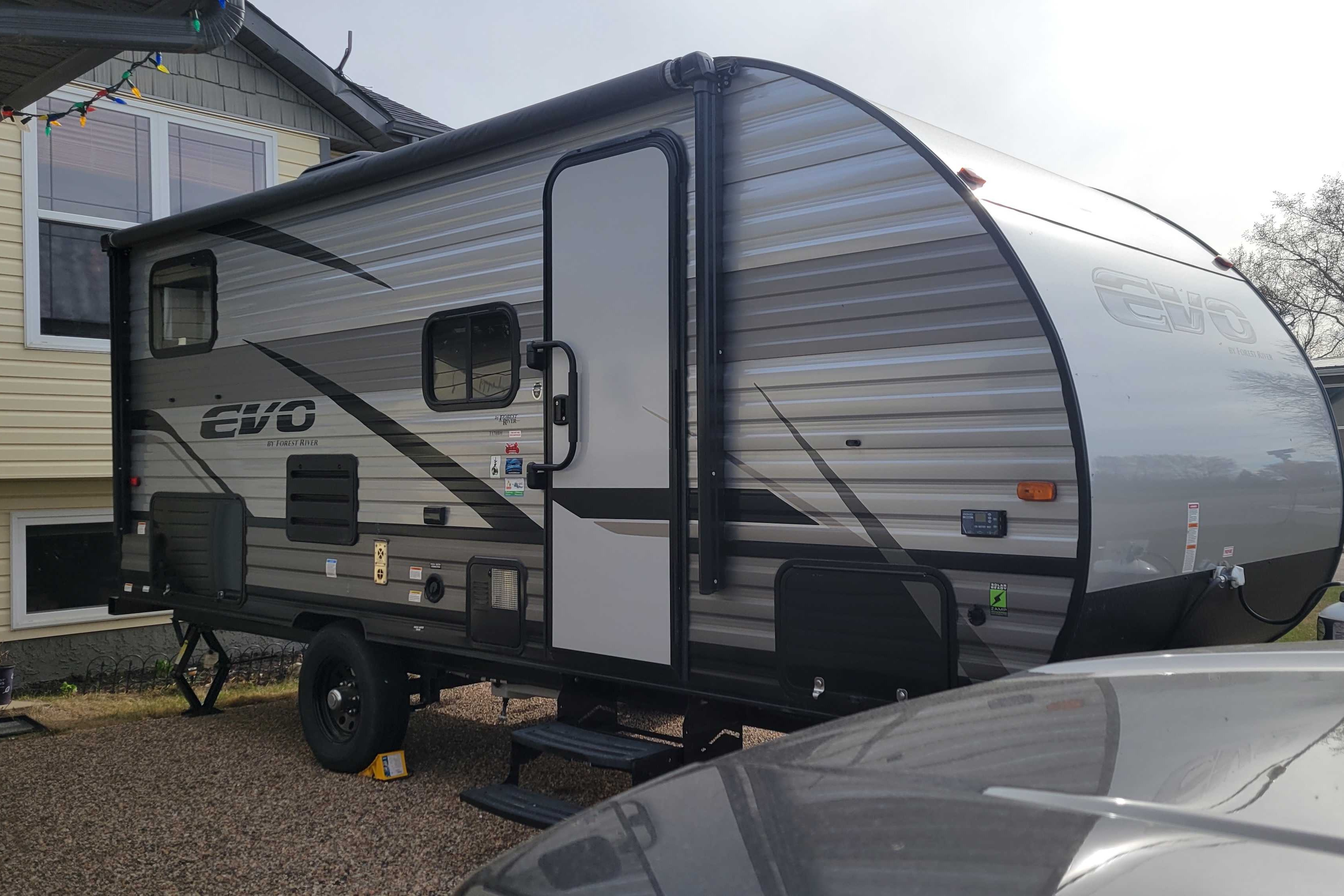 Jobit 's Forest River  EVO Travel Trailer