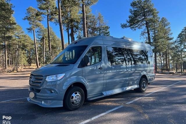 Luxury Class B Sprinter Van