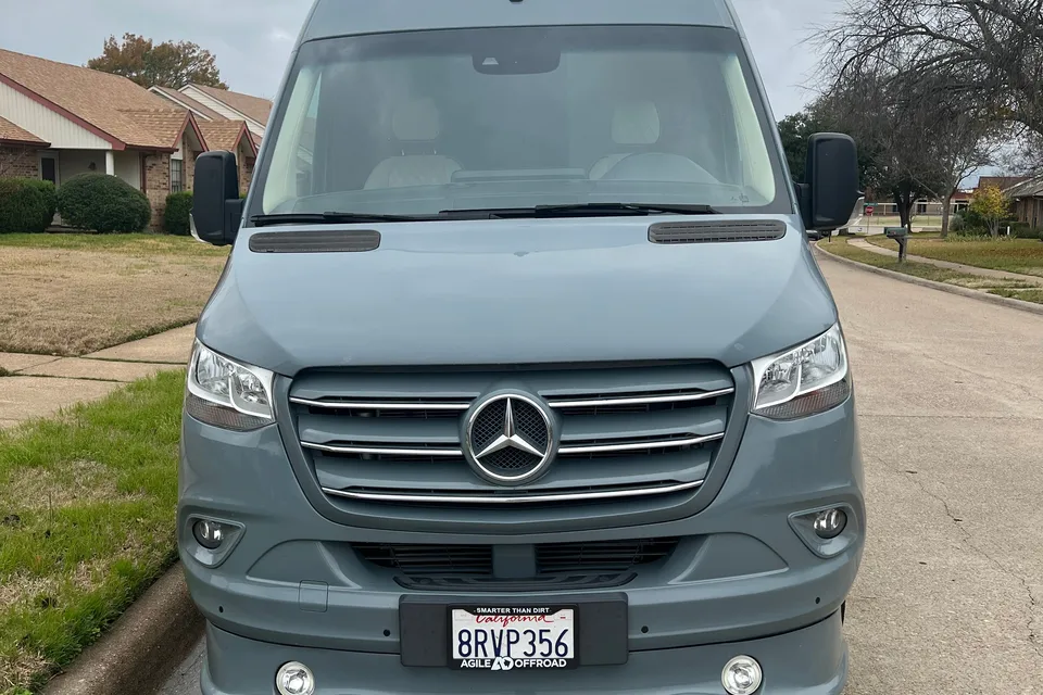 Luxury Class B Sprinter Van