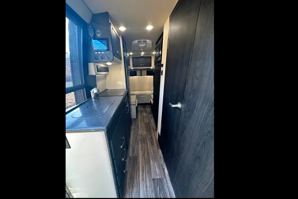 Luxury Class B Sprinter Van