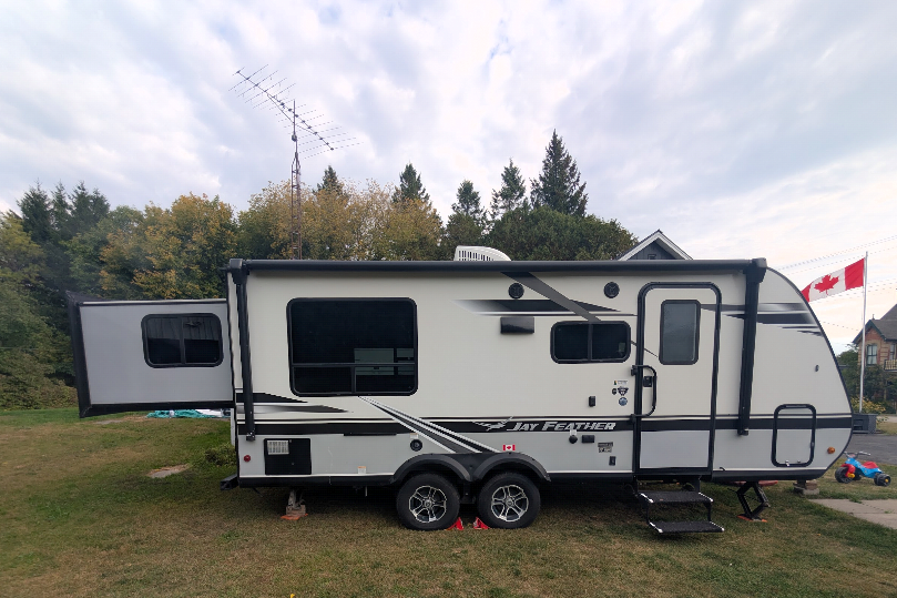 Steve's Jayco Feather light x213 Travel Trailer
