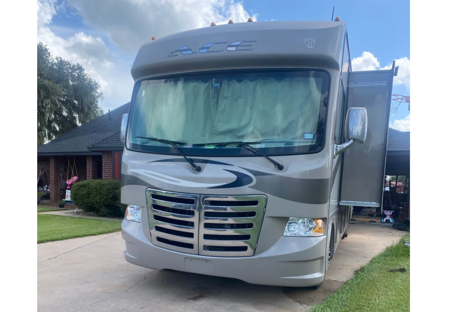 Dan's Thor Motor Coach Ace 29.2 Class A