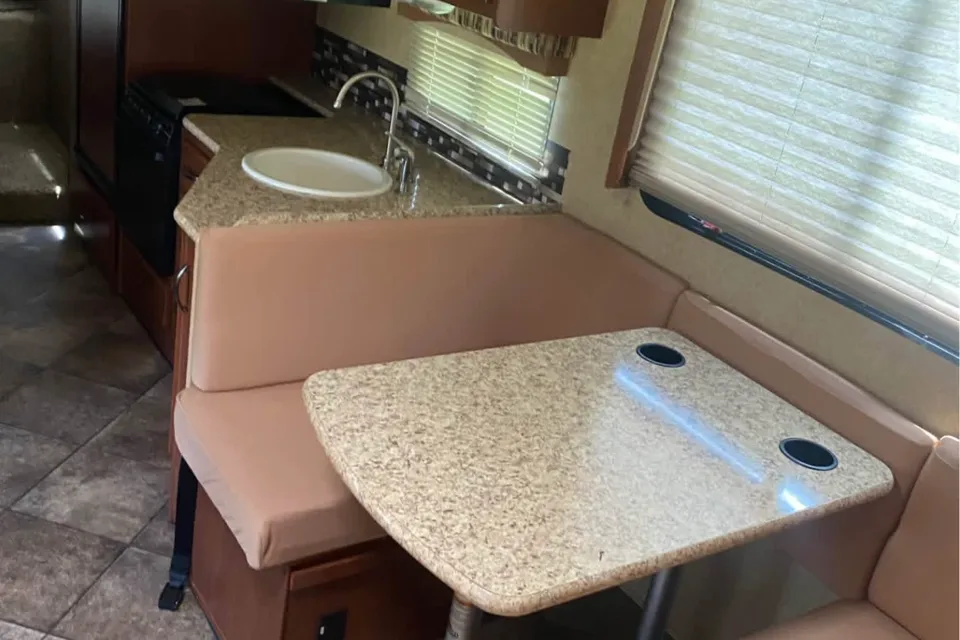 Dan's Thor Motor Coach Ace 29.2 Class A