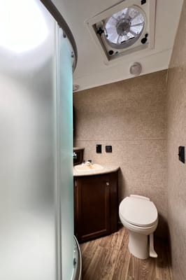 ⭐ Jing’s EasyTow Family Retreat 220BH
