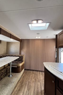 ⭐ Jing’s EasyTow Family Retreat 220BH