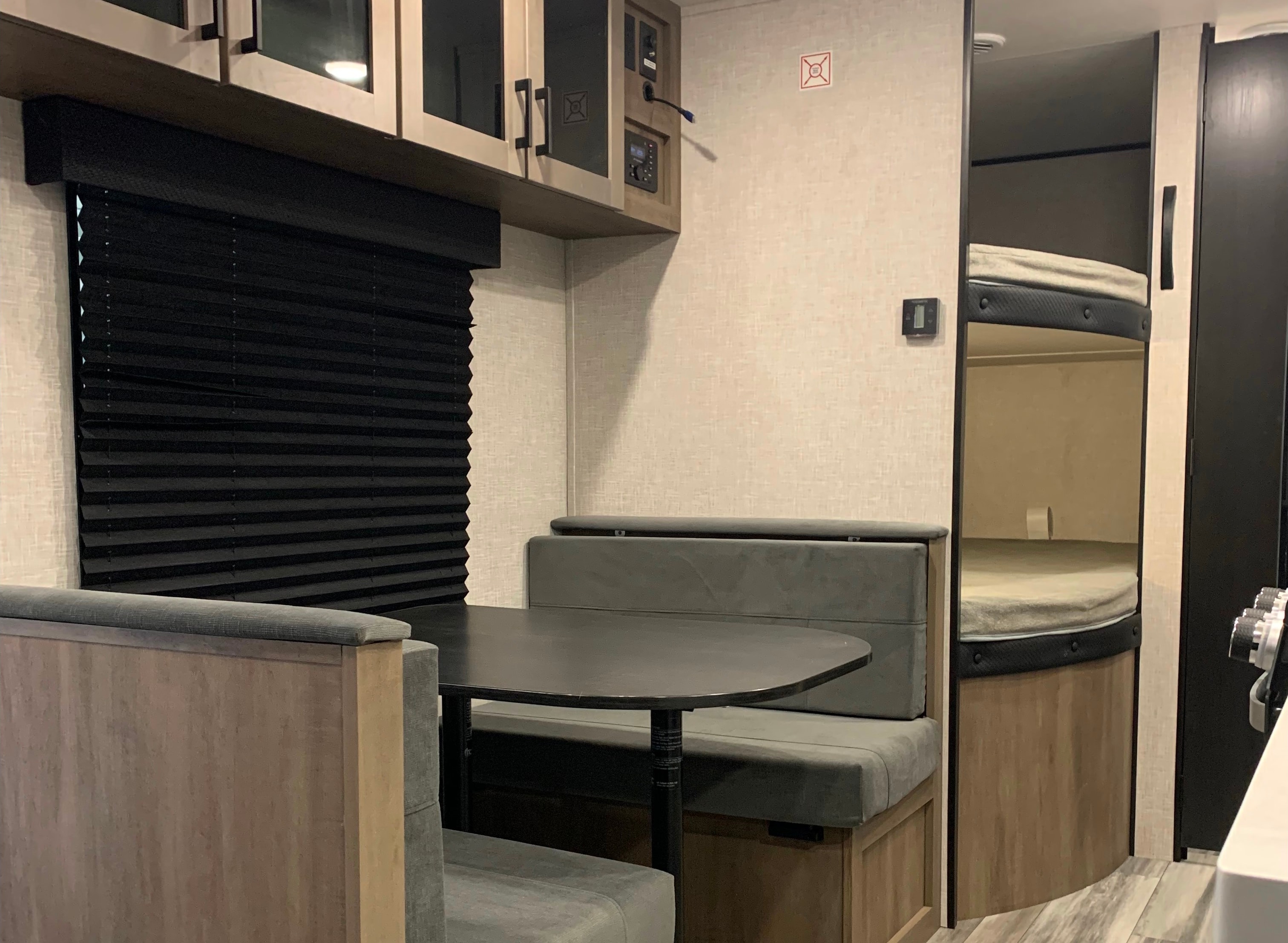 Family Friendly! 2025 Jayco 260bh Travel Trailer With Solar!