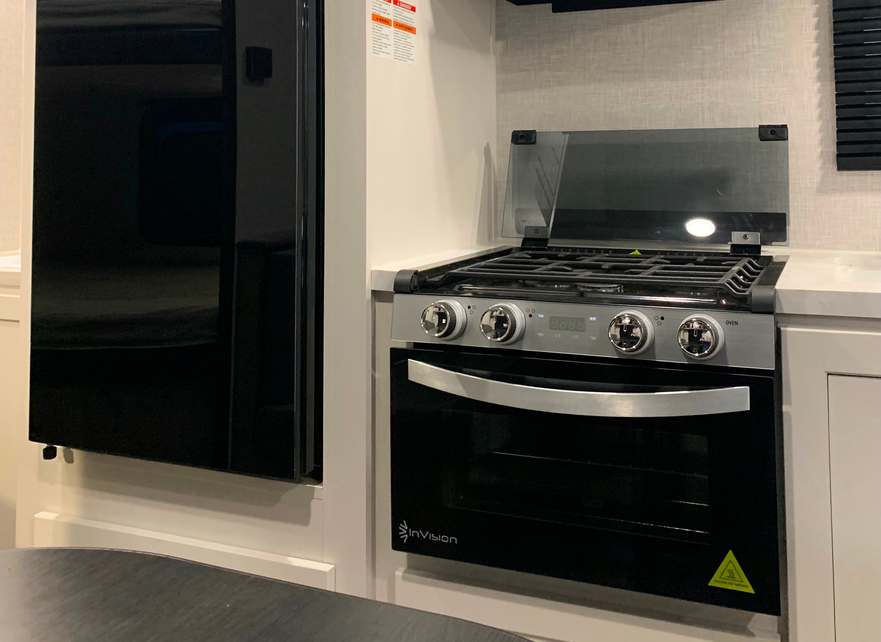 Family Friendly! 2025 Jayco 260bh Travel Trailer With Solar!