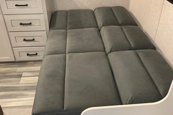 Family Friendly! 2025 Jayco 260bh Travel Trailer With Solar!
