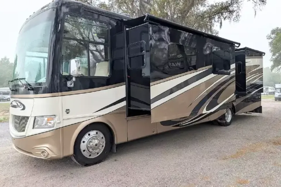 Titus The Titan- 2016 Newmar Canyon Star 3953