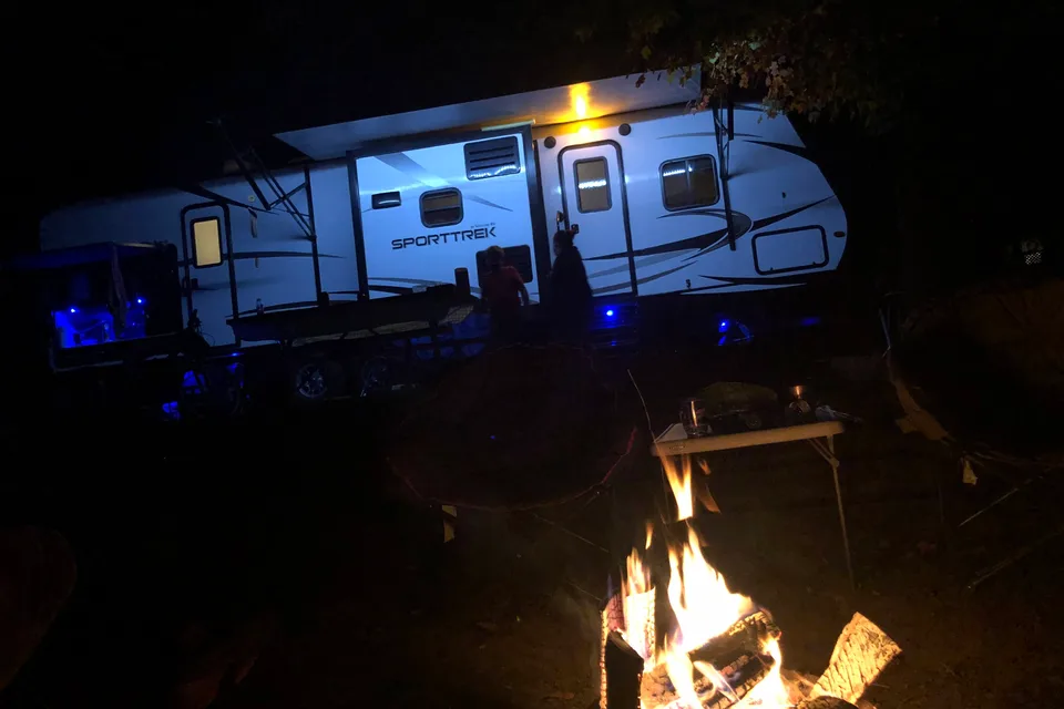 Ian's Sporttrek 320VIK Travel Trailer