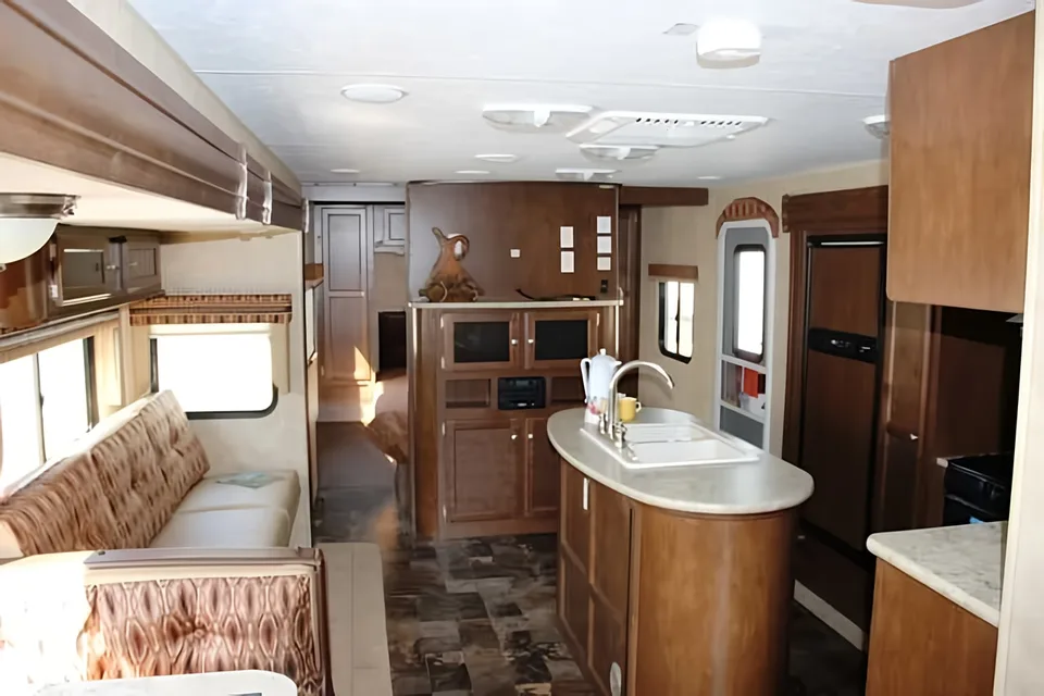 Ian's Sporttrek 320VIK Travel Trailer