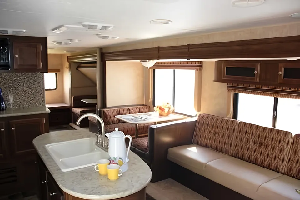 Ian's Sporttrek 320VIK Travel Trailer