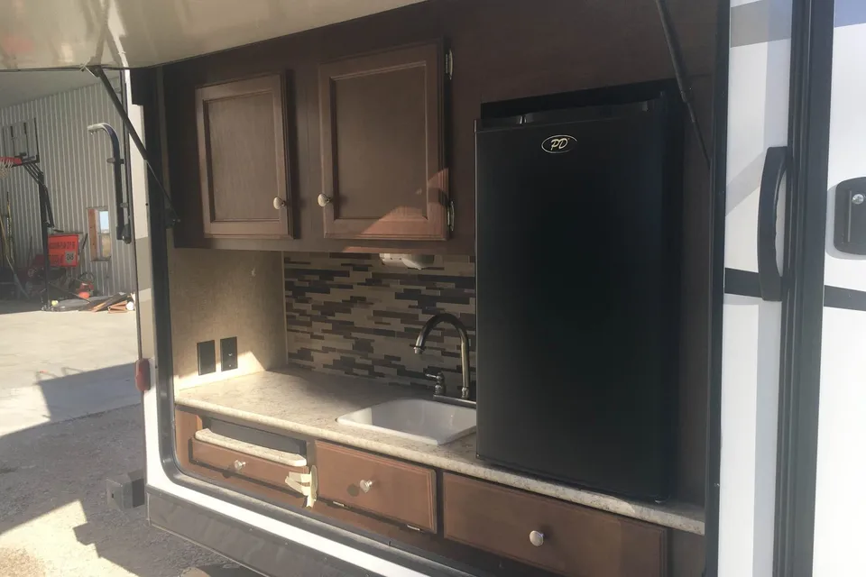 Ian's Sporttrek 320VIK Travel Trailer