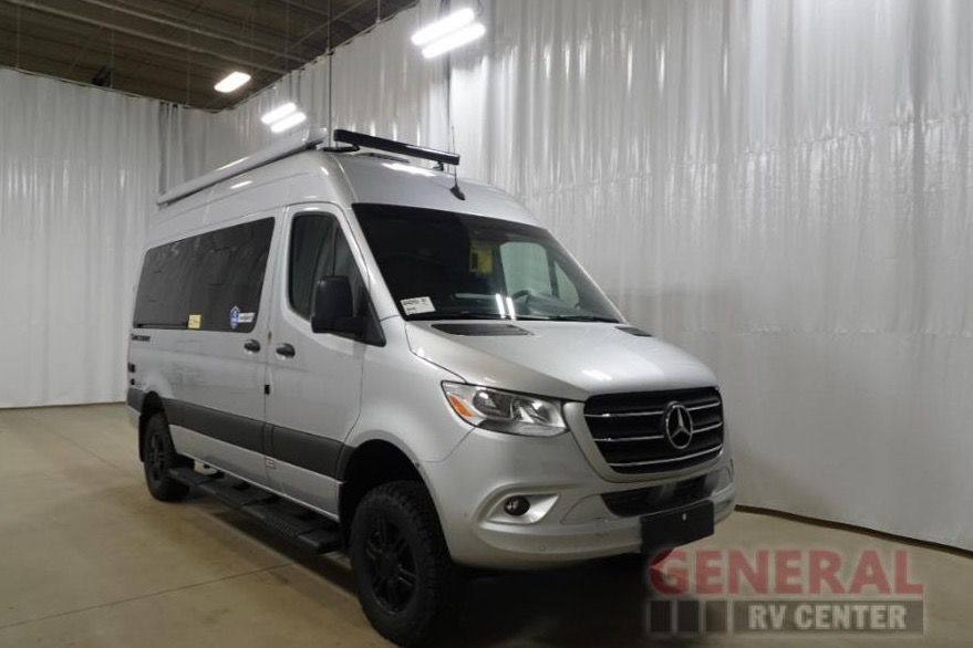 Mercedes Benz - Thor Motor Coach Sanctuary Class B