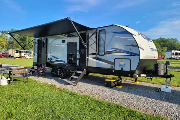 Forest River Alpha Wolf 26DBH-L