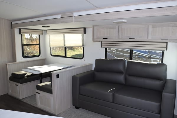 Better Days Shadow Cruiser 280QBS Travel Trailer