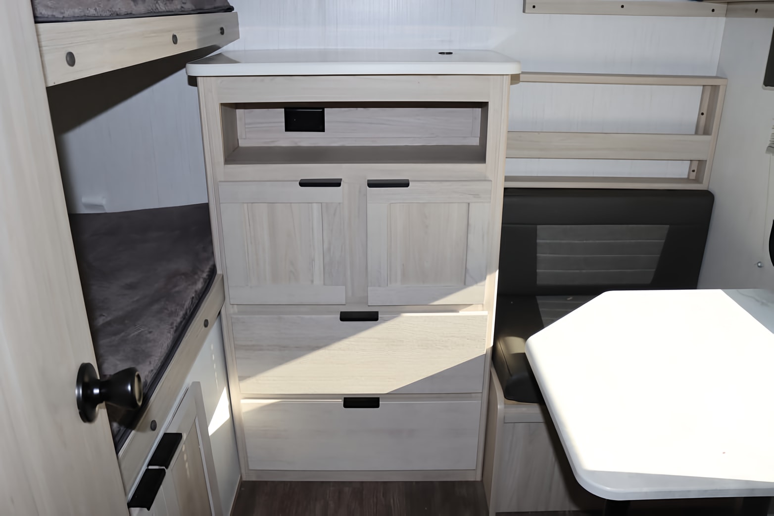 Better Days  Shadow Cruiser  280QBS Travel Trailer