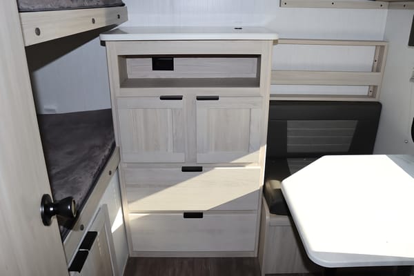 Better Days Shadow Cruiser 280QBS Travel Trailer