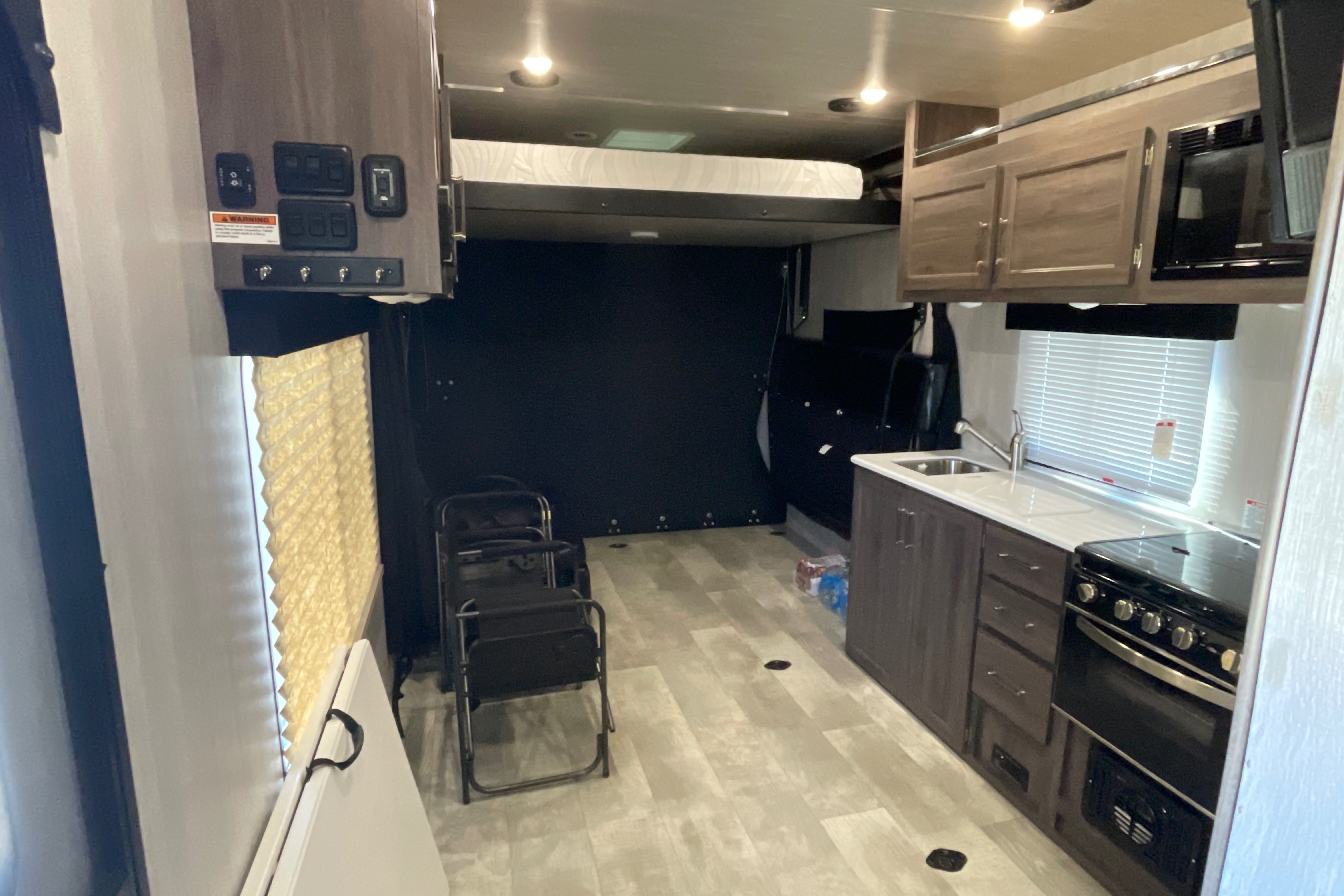 Anthony's Genesis Supreme RV Wonderer Toy Hauler