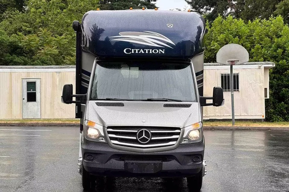  2016 Mercedes Thor Citation (Everythings Included)