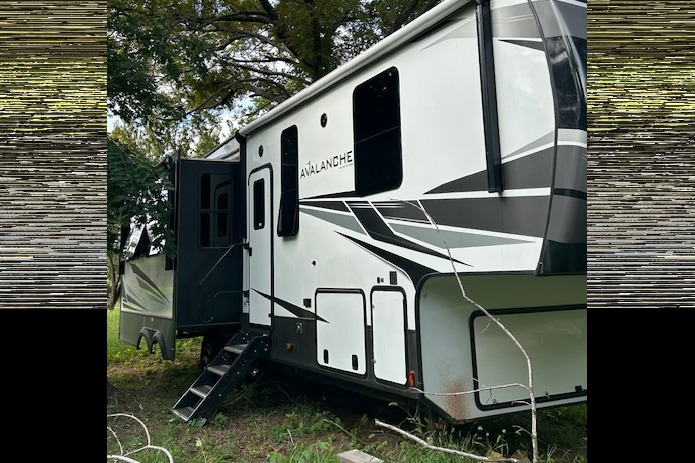 Sheila's Keystone Avalanche Fifth Wheel