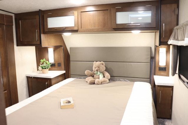 Executive luxury Crusader 29BB 5th WheeL