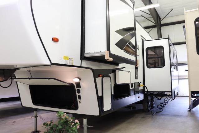 Executive luxury Crusader 29BB 5th WheeL