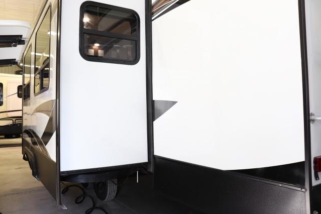 Executive luxury Crusader 29BB 5th WheeL