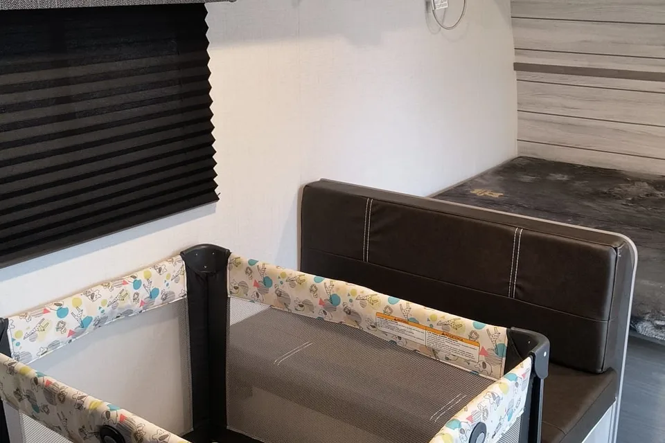 Adventure in nature Coachmen 17B Coleman Travel Trailer